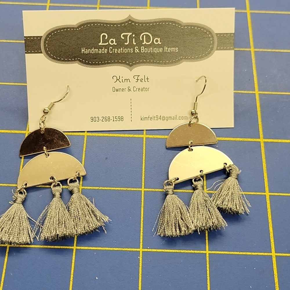 Handmade Earrings 2.5" Grey Tassell Thready